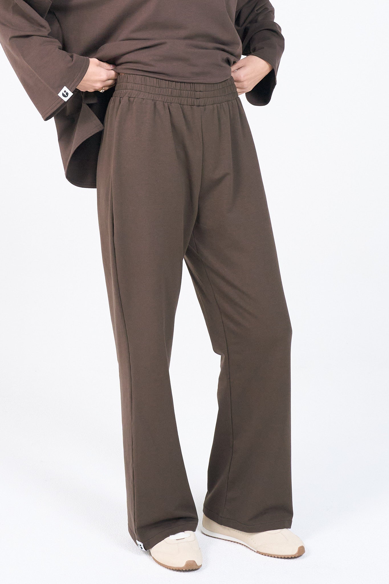 Relaxed Wide-Leg Pants