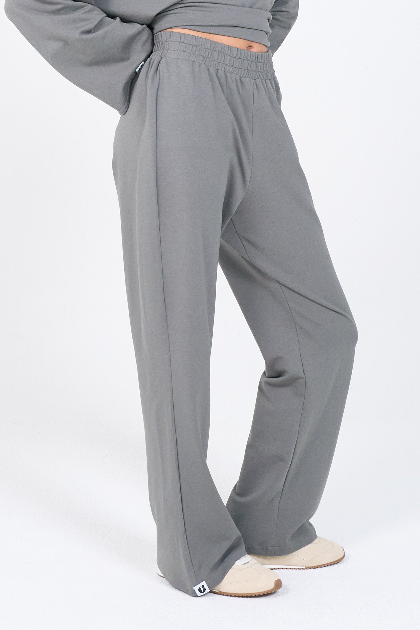 Relaxed Wide-Leg Pants