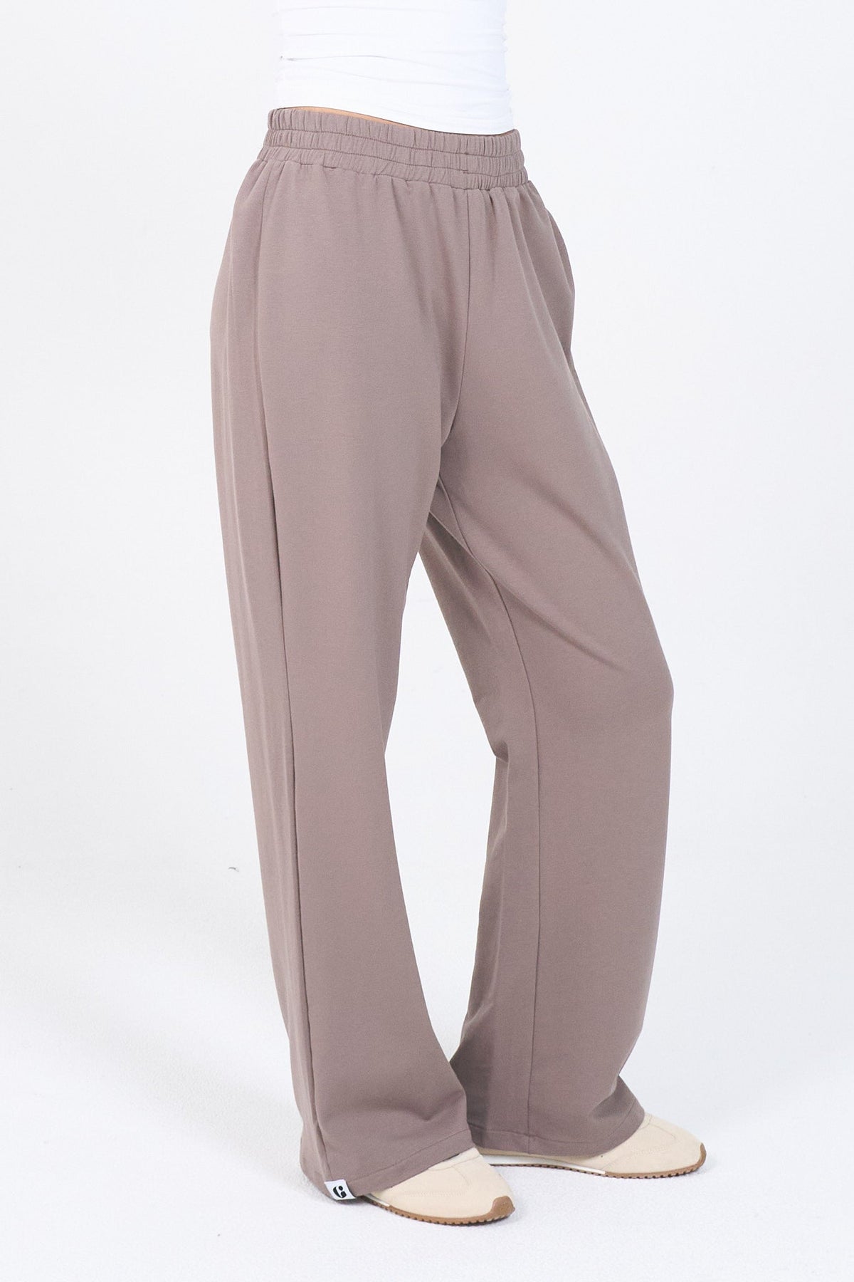 Relaxed Wide-Leg Pants