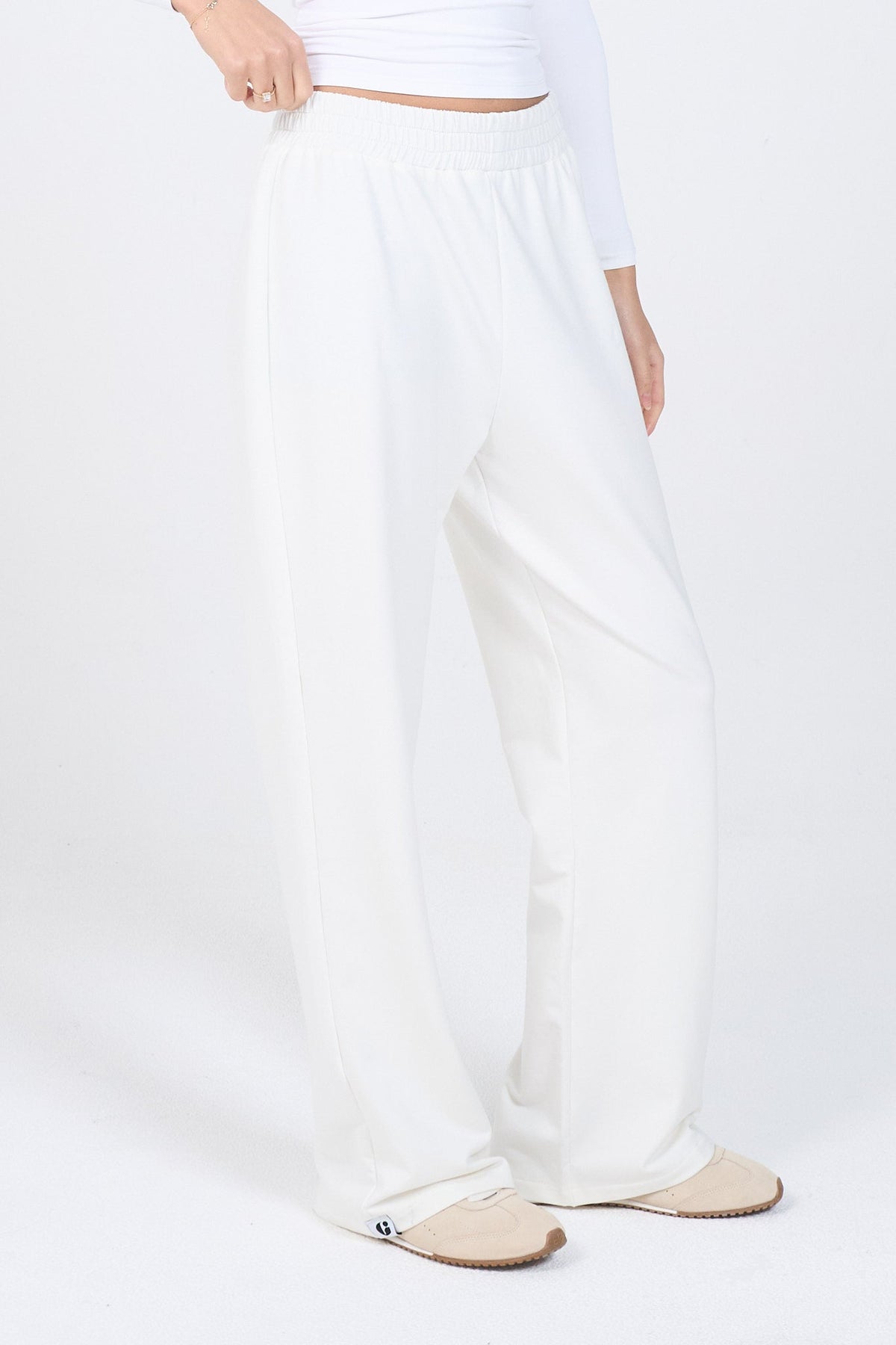 Relaxed Wide-Leg Pants