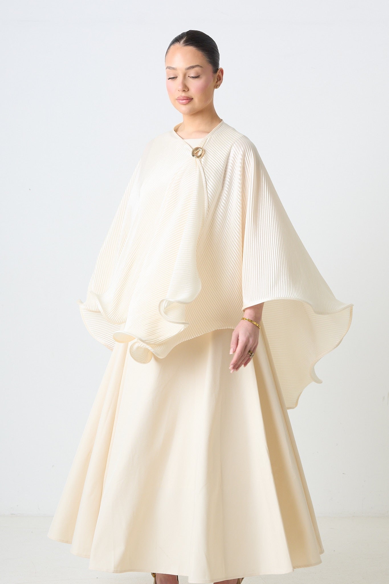 Ruffle poncho - Cream